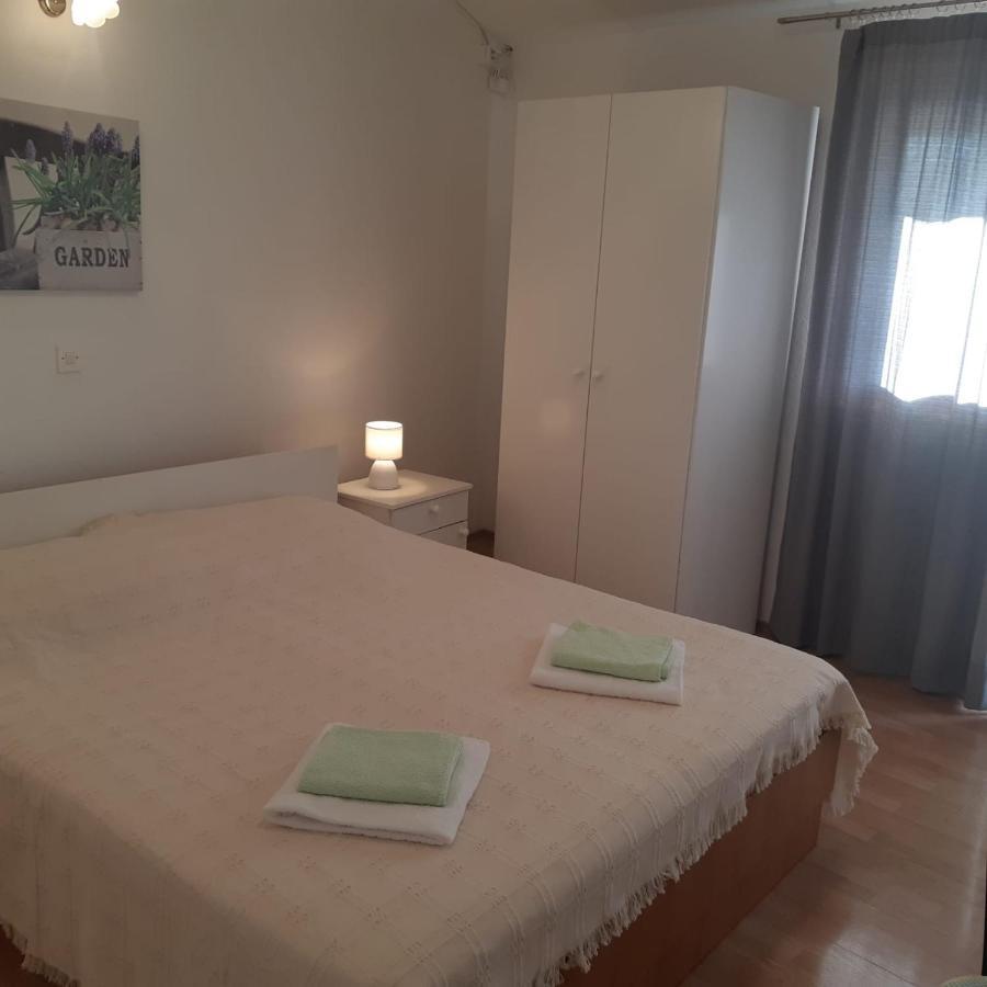 Apartment Igrane 10033A Luaran gambar